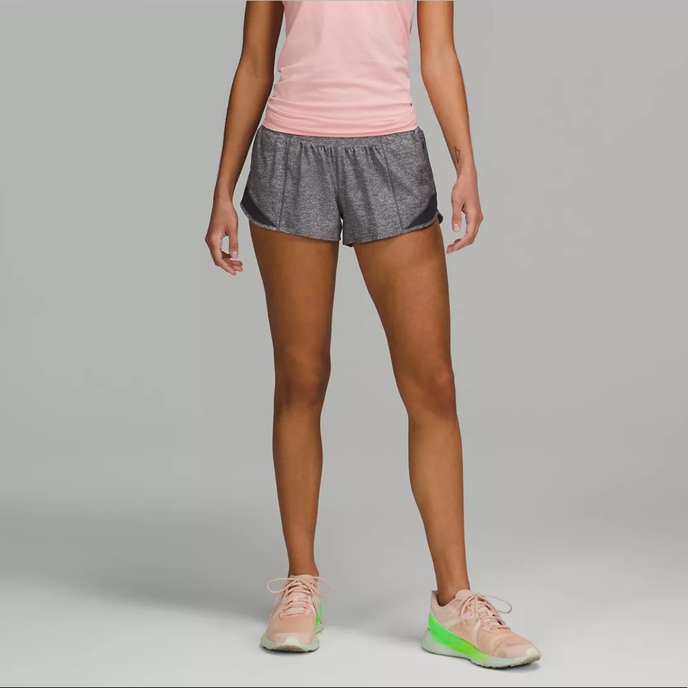 lululemon athletica Hot Low-Rise Lined Short 2.5" size 8